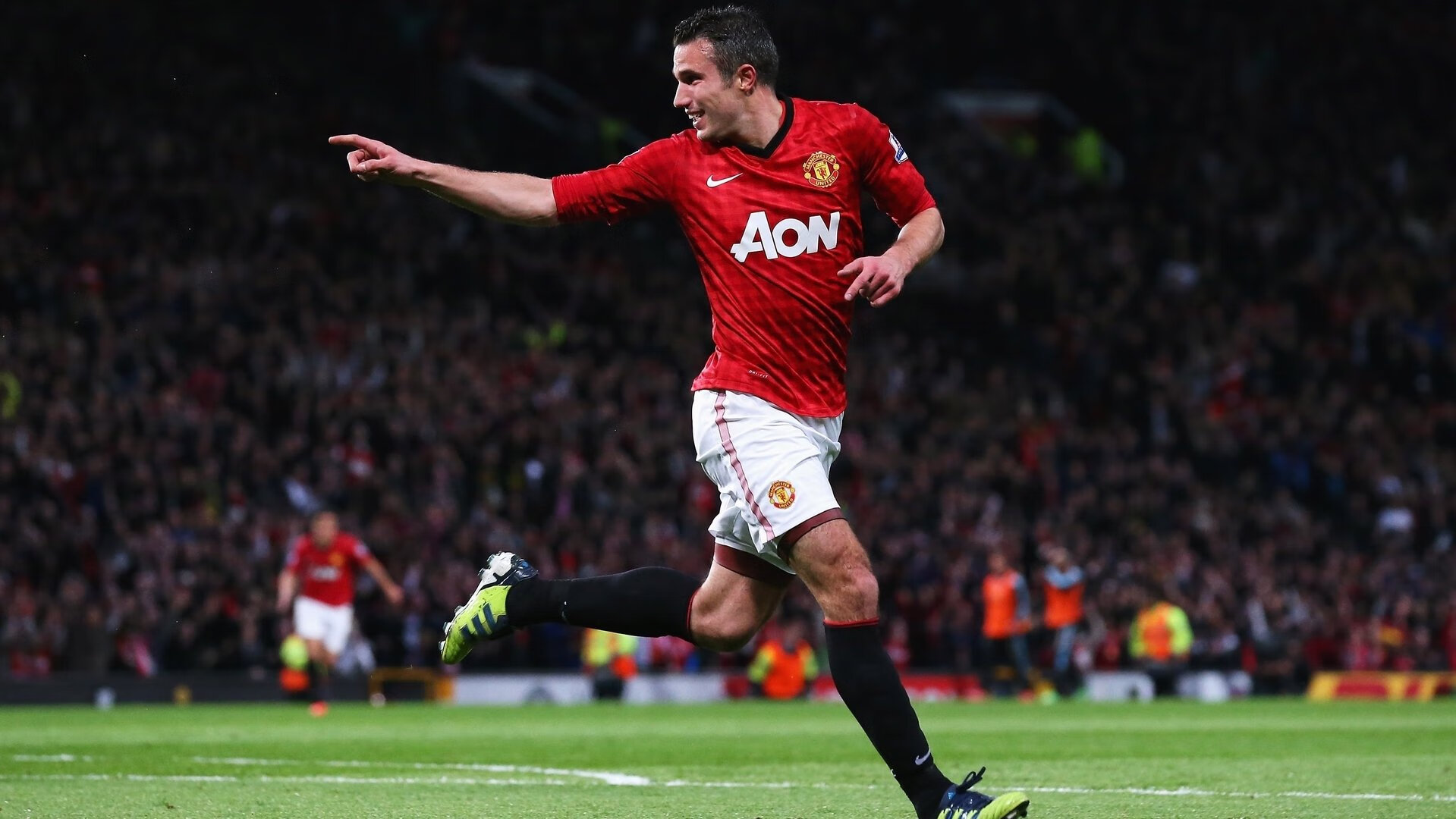 东契奇29+11+10:送约基奇式妙传 被犯规后随手一扔超远命中,东契奇亲签